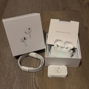 Apple White Wireless Earbuds
